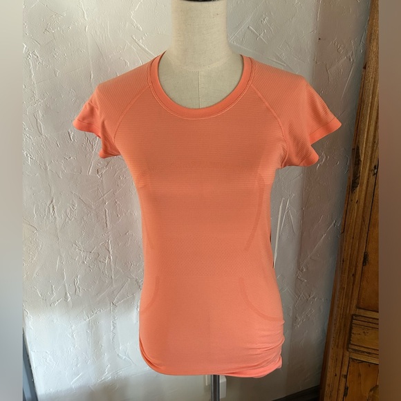 Lululemon Swiftly Tech in Sunny Coral - Picture 1 of 3
